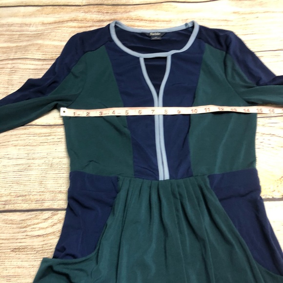 August 1 Eight Retro Styled Dress - Picture 4 of 6